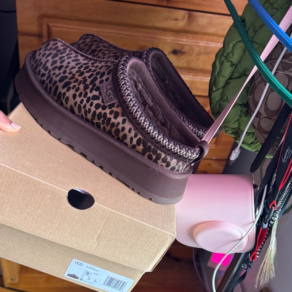 UGG Tazz Leopard Print Slip-On Clog Mules - Caspian Brown/Black Size 9 platform